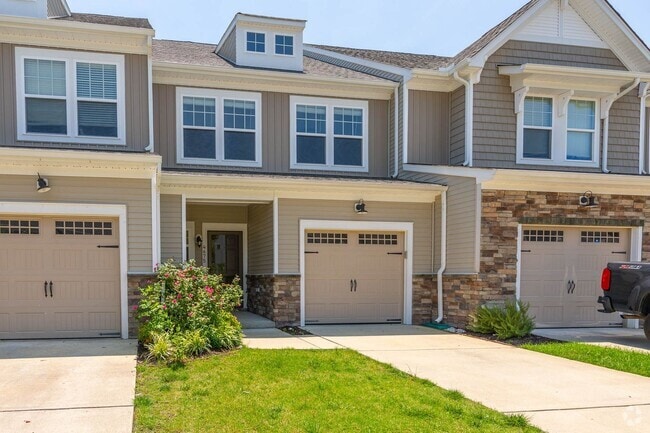 Building Photo - Beautiful 3 bedroom 2 Bath Town Home in Wi...