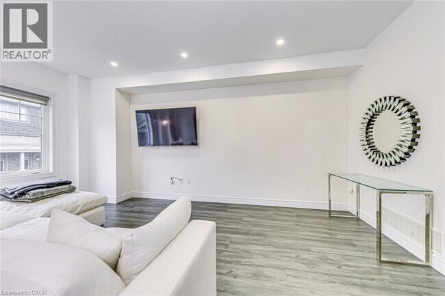 Photo - 28 Barley Ln