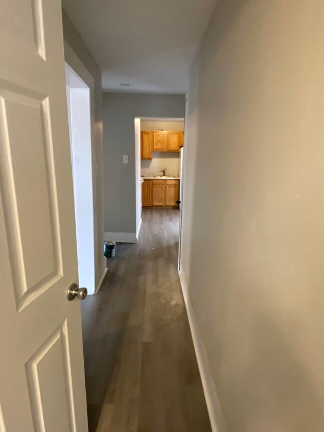 82 W Division St Unit 3 Upper