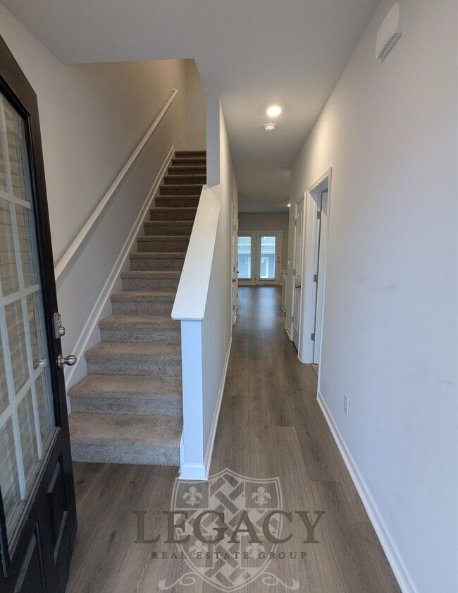 Photo - 1005 Marcy Lndg