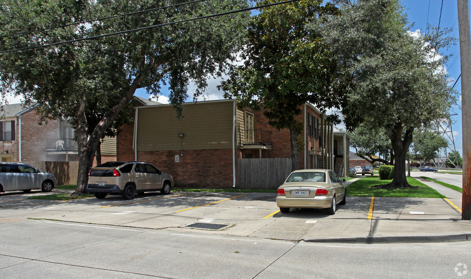 Lafayette Square - Lafayette Square Apartments