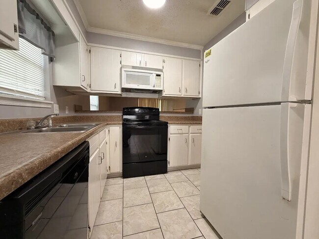 Photo - 125 Cumberland Ct Unit A