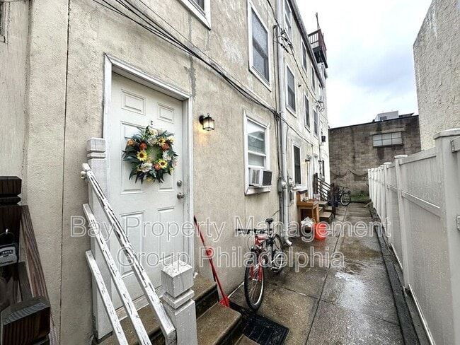 Photo - 1037 Crease St Unit C