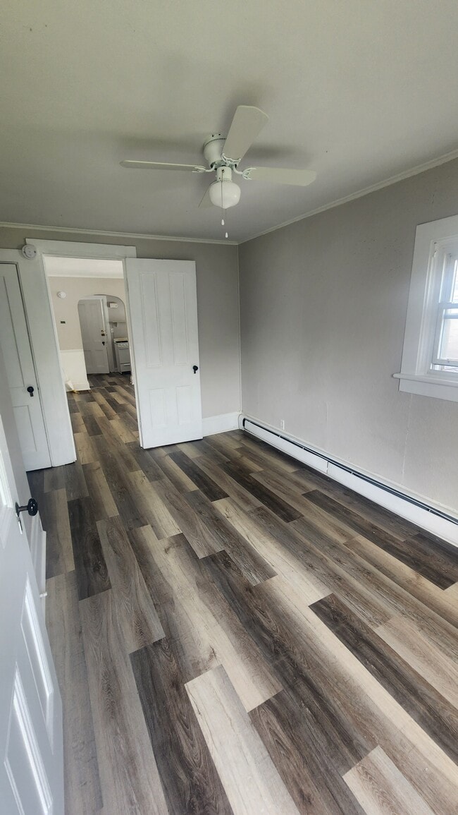 428 Eagle St Unit Upper B