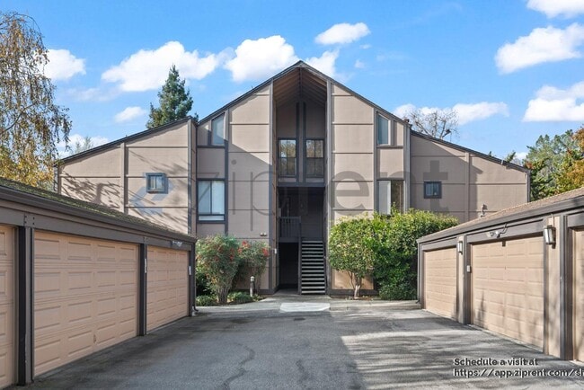 Building Photo - 2000 Rock St