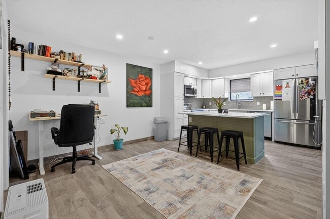 Photo - 110 N Delaware Blvd