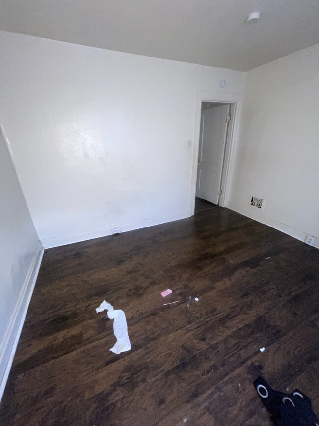 Photo - 8356 Strathmore Pl