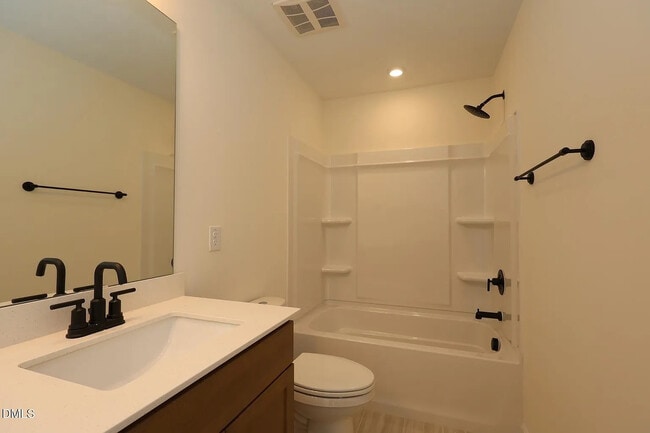 Photo - Room in House on Dimaggio Dr