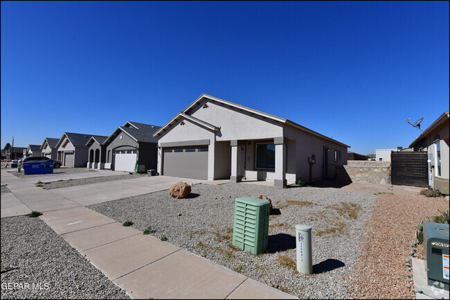 Building Photo - 11081 Gem Valley Rd Rental