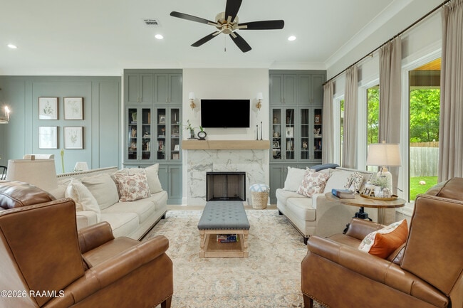 100 Sanctuary Ln