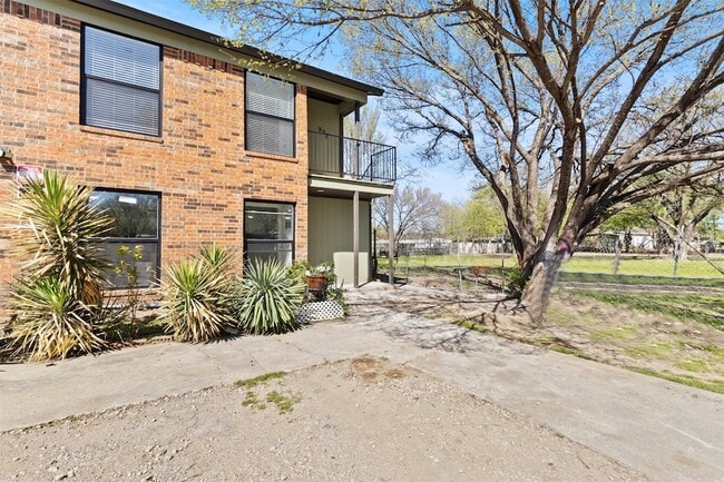 Photo - 908 Isbell Rd Unidad D