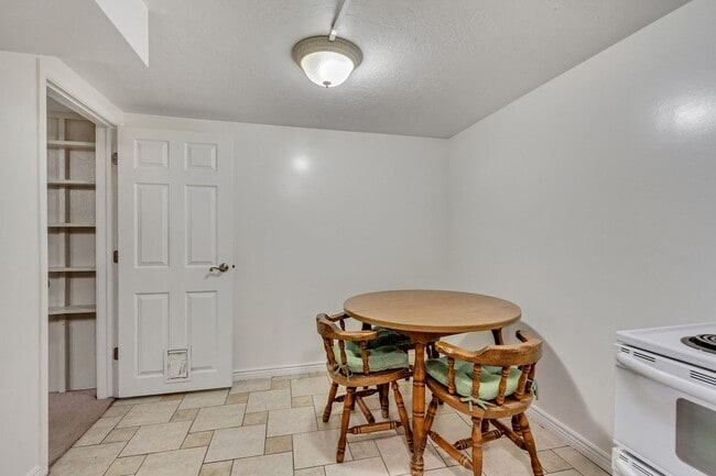 Photo - 2 Bedroom Basement Unit For Rent!
