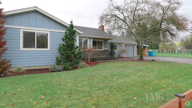 Building Photo - 3BD 2000+ Sq Ft Ranch on a Huge Lot!  Beau... Rental