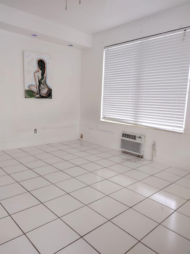 Photo - 1707 Thomas St