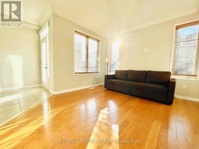 Photo - 111 Catalpa Cres