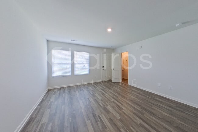 Photo - 837 VISTAMOUNT PATH