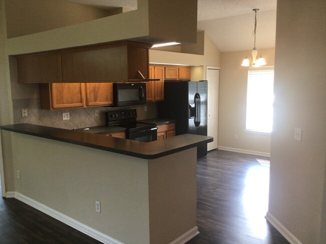 Photo - 6037 Scenic Meadow Ln