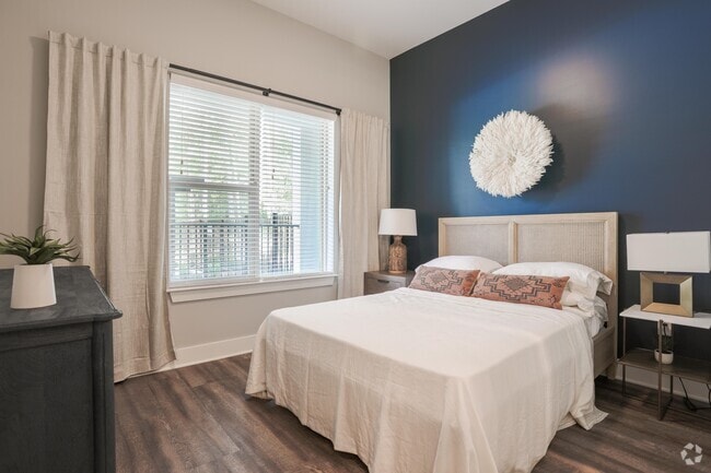 Photo - Broadstone Trailside