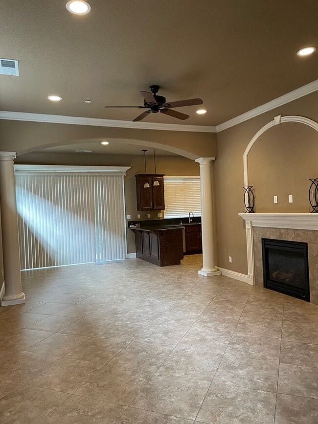 6127 Via Presidio Ln