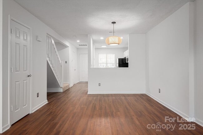 Photo - 9204 Four Mile Crk Rd