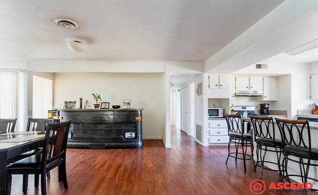 Photo - Cozy 3BD/2BA Home in Bakersfield's 93306 — Fully Equipped, Fireplace, Solar & All Pets Welcome!
