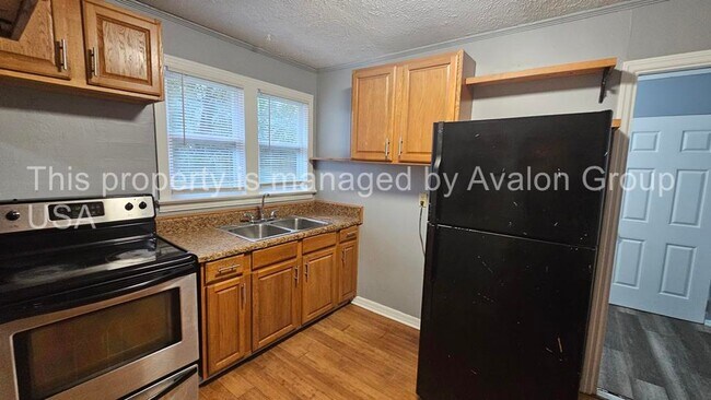 Photo - 3056 Date St