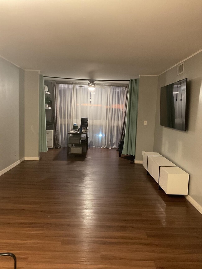 Building Photo - 7840 NW 50th St Unit 504