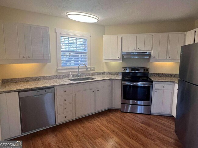 Photo - 3208 Lake Rd Cir