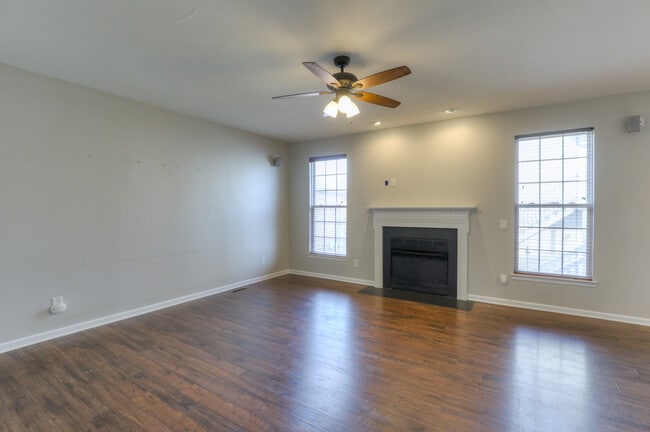 Photo - 7629 Leveson Way