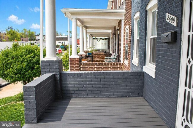 Building Photo - 2609 Lauretta Ave