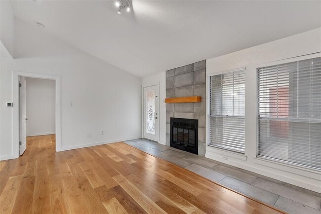 Photo - 2520 Quarry Rd Unidad 306