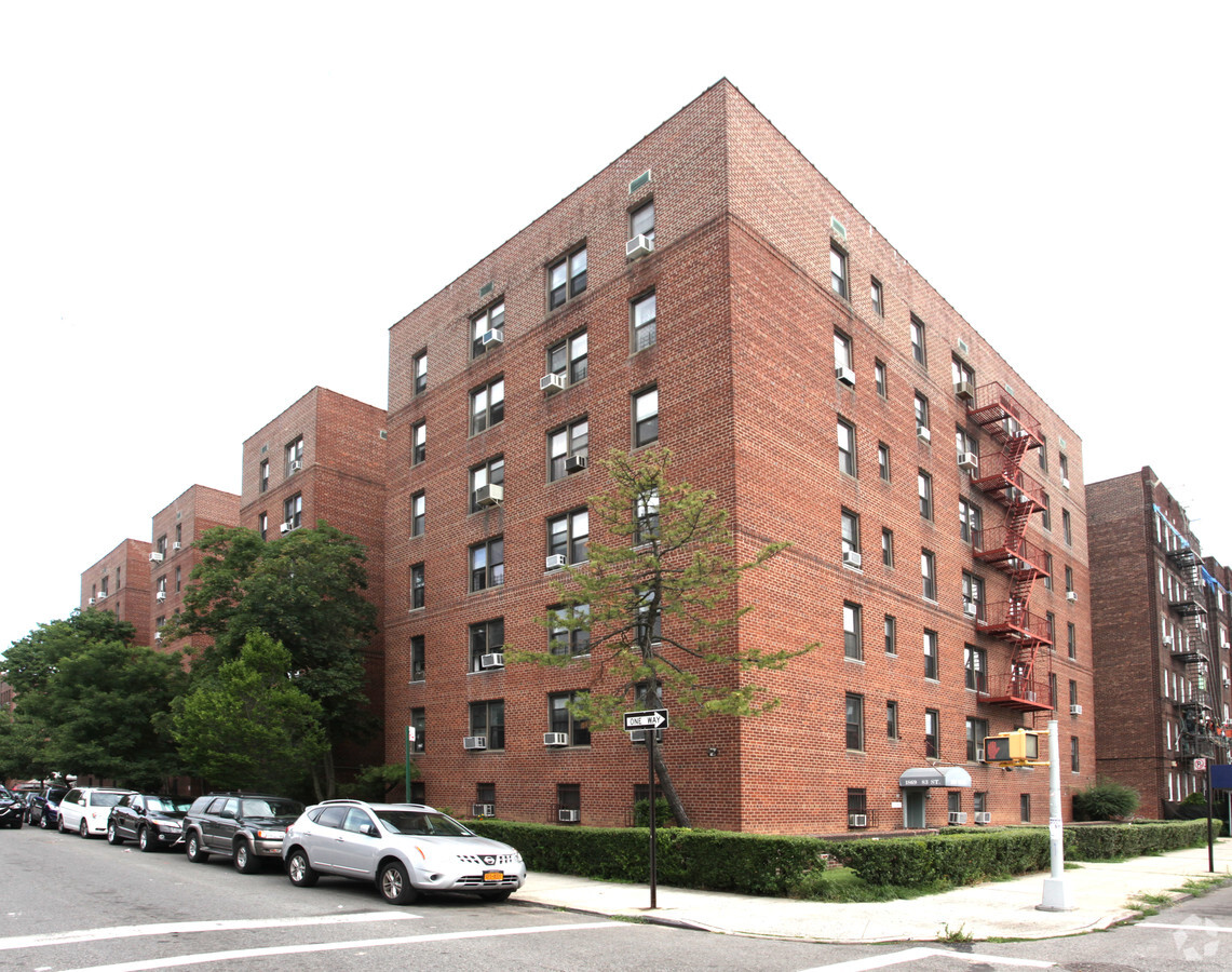Eden Roc - Eden Roc Apartments