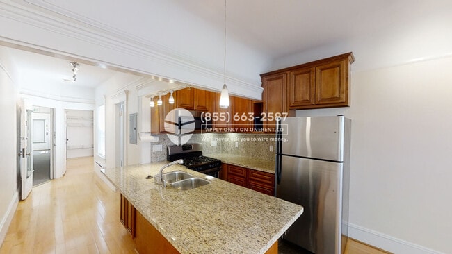Photo - 624 Shrader St Unit 9