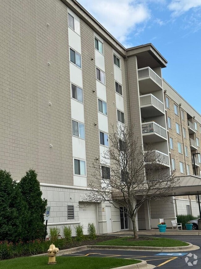 Building Photo - 2020 St Regis Dr Rental