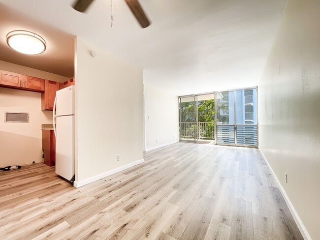 Building Photo - 1600 Wilikina Dr Unit B407