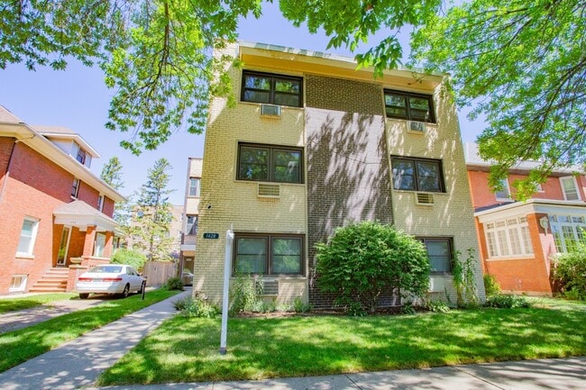 Building Photo - 1428 W Fargo Ave Rental
