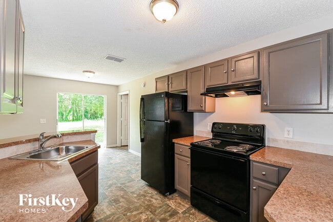 Photo - 375 Calhoun St