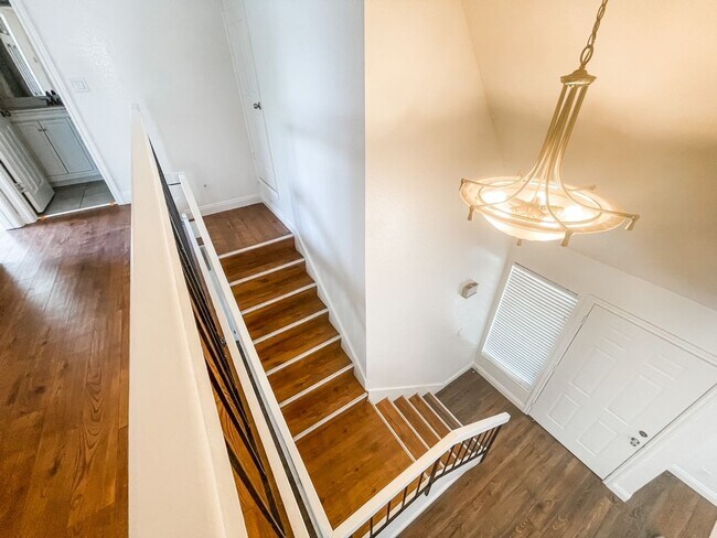 Building Photo - 5 bed/3 bath home in the heart of Spring Valley!