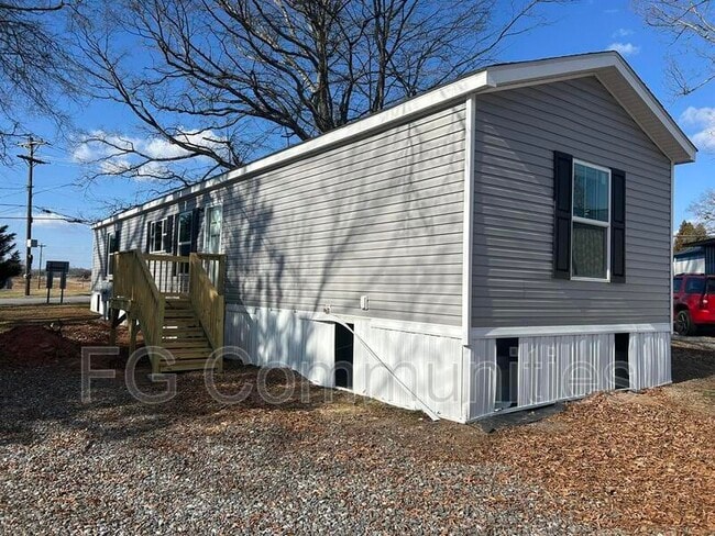 Building Photo - 213 Lineberger Rd