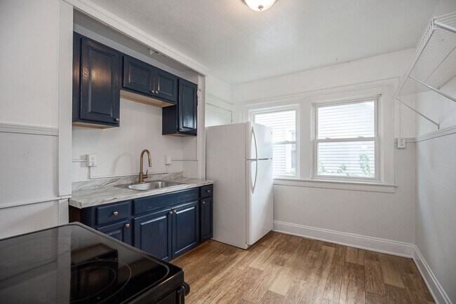 Photo - 3250 Berkshire Rd Unit 1