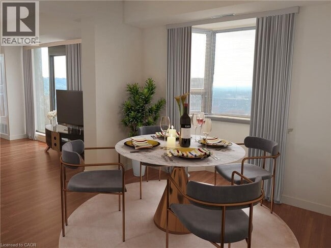 Photo - 67 Caroline St S Unité 20B