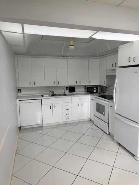 Photo - 1043 Newcastle A