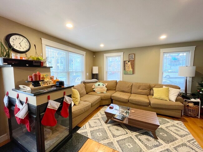 Photo - 23 Iroquois St Unit 1