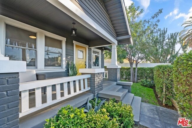 Photo - 1012-1014 Manzanita St Unidad 1012