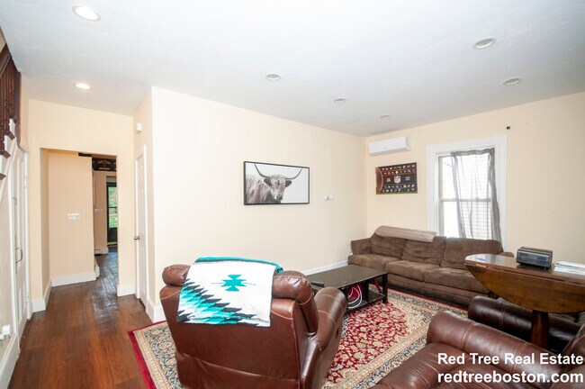 Photo - 13 Mackin St