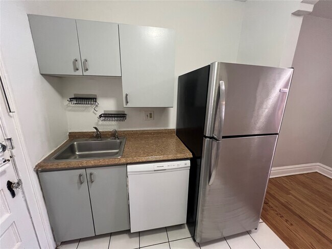 Photo - 7080 Mitchell Ave