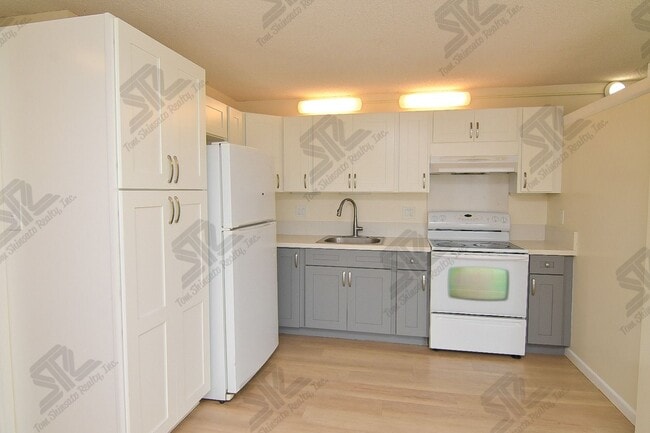 Building Photo - 2 Bedrooms | 1 Bathroom | in Makiki Unit #202