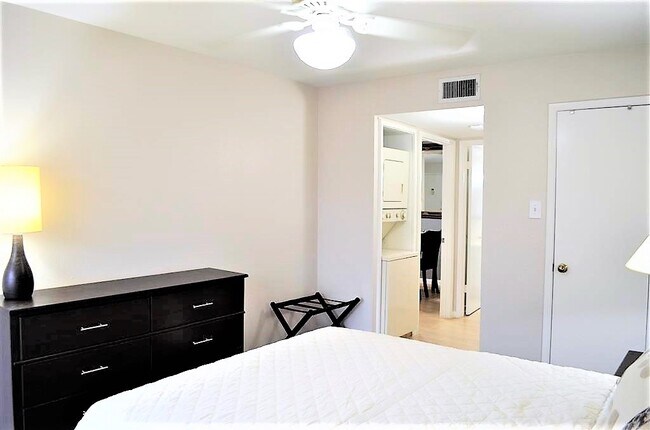 Building Photo - 2250 Bering Dr Unit 22