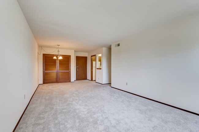 Photo - Charleston East Apartments