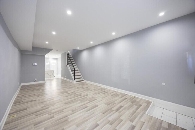 Photo - 10 N Ellwood Ave